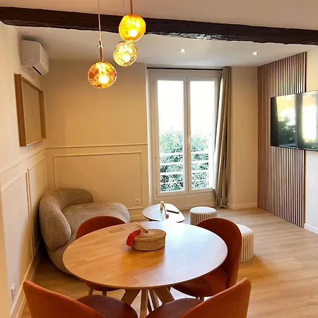 Vieil - La Clef Des Remparts 2bdr & 2 Bth With Balcony *